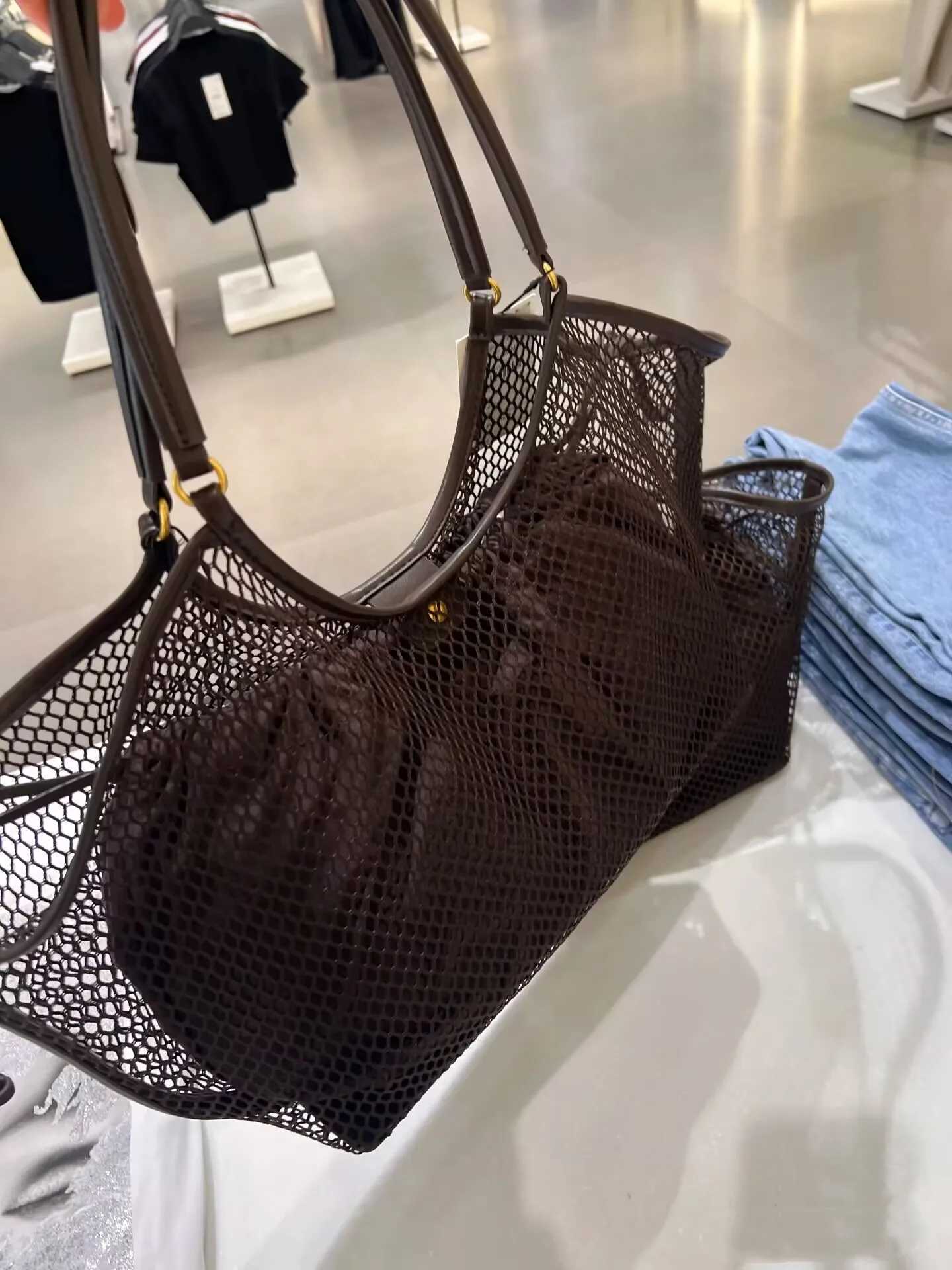 New PU Leather Wing Roomy Cluth Bag Large Capacity Buckle Womens Luxury Design Travel Luggage Shopping Handbag Y250320