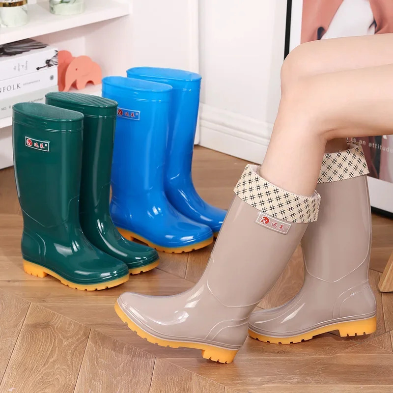 Womens High-top Rain Shoes Anti-slip Waterproof Fashionable Mid-top Warm Boots Long-lasting Rubber Material Fleece Lining 250317
