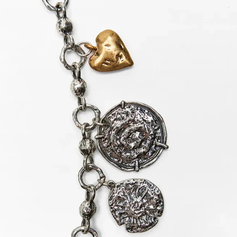 lady ZAA Heavy Metal Heart and Badge Pendant Necklace Retro Punk Style Geometric Necklace Everyday Party Jewelry 250313