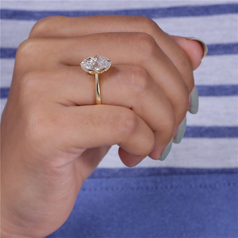 2.50 Ct Oval Diamond Engagement Ring Oval Lab Grown Diamond Ring 18K Yellow Gold CVD Diamond Wedding Ring For Women IGI Certificate