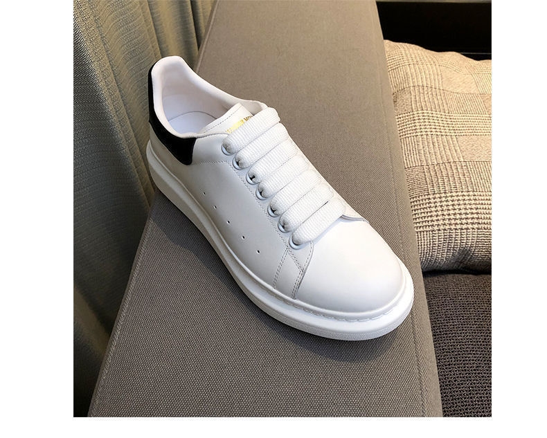 White shoes for men and women, made of PU leather same style high version all-match shoes New style in 2025 thick-soled height-increasing sneakers laz
