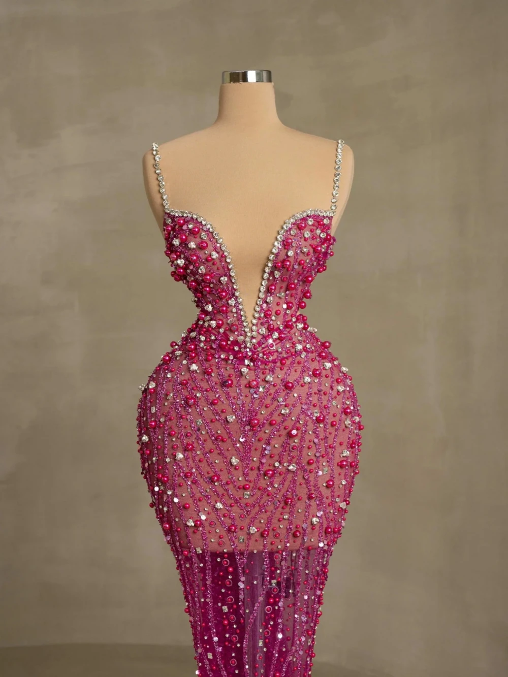 Sparkly Evening Dresses V Neck Spaghetti Strap Sleeveless Gown See Through Feather Sequins Crysta Beaded Sweep Train Party Customized Dress