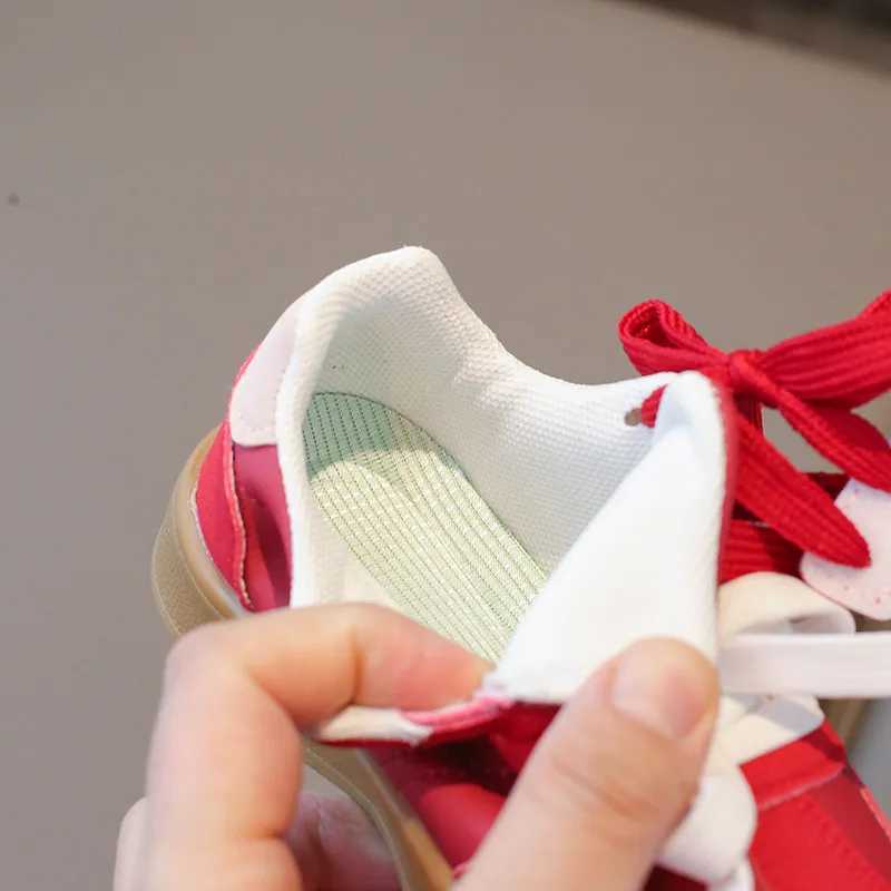 Childrens sports shoes girls shoes suede splicing childrens hook and loop lace casual shoes spring 2025 girls and boys coach 26-36T250322