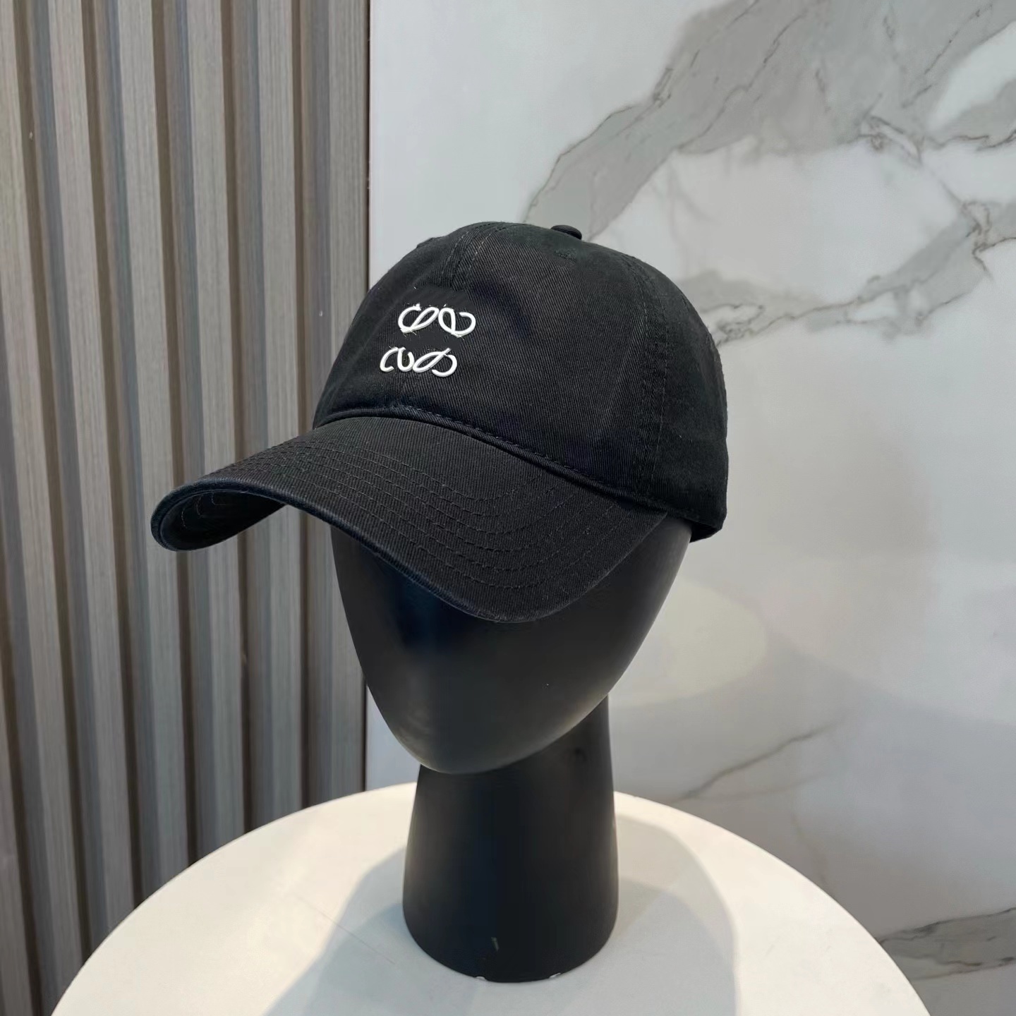 Women's Designer hat lo Luxury baseball hat Embroidered summer fashion ball hat Men's casual sun hat classic