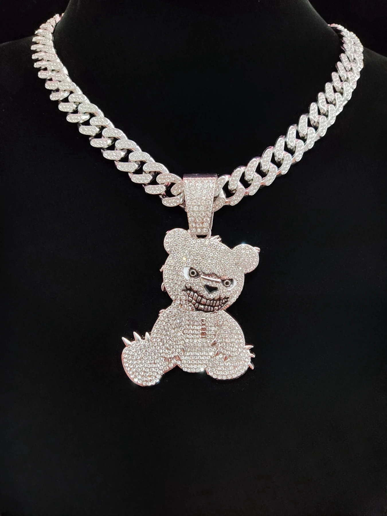 2024 Hip Hop Bear Pendant Necklace for Men and Women Ice Sparkling Jewelry Fashion Gift 250313