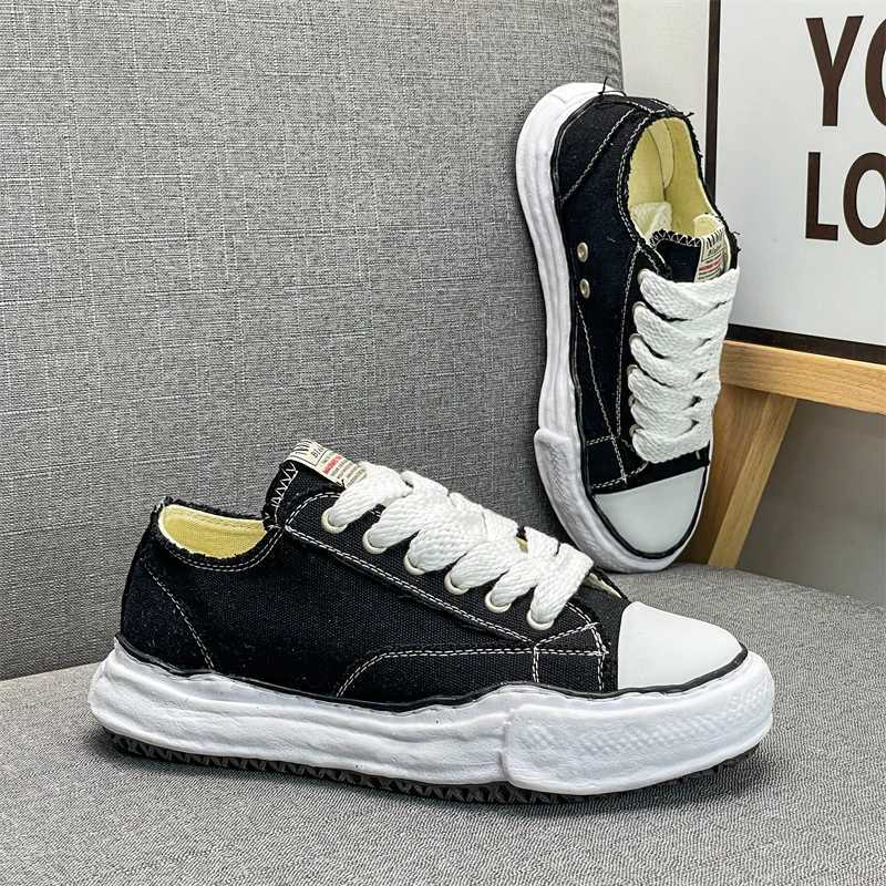 Fi distributes classic thick soled Japanese canvas sneakers for men Y250321