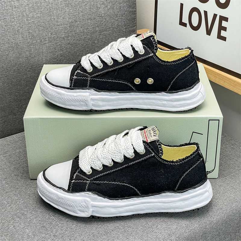 Fi distributes classic thick soled Japanese canvas sneakers for men Y250321