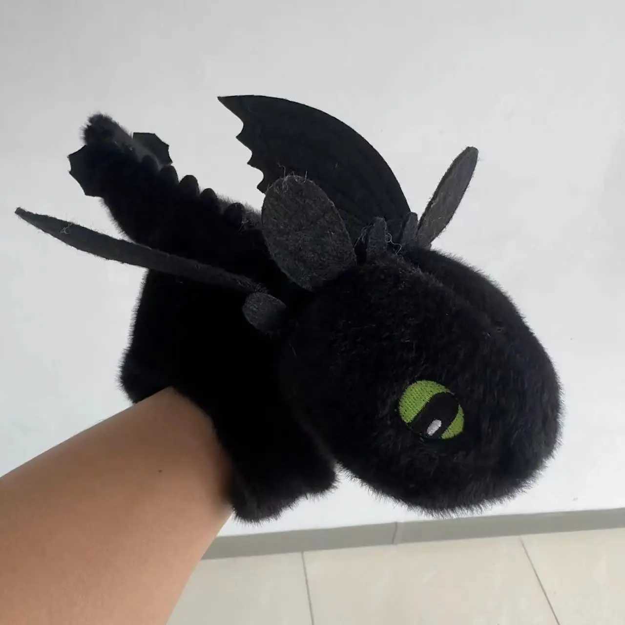 23cm Plush How to Train Your Dragon Toys Kawaii White Black Dinosaurs Animal Stuffed Plush Doll Wrist Band Plush Toys Boys Gifts X250322