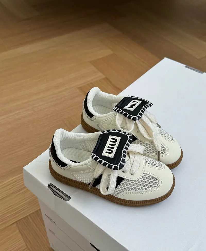 Childrens net shoes 2024 summer new boys hollow breathable mesh surface sports shoes girls casual german training shoes board sT250322