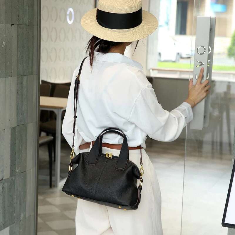 Large Capacity Genuine Leather Tote Women's High-End Commuter Bag Crossbody Chain Soft Brand Cowhide Pillow Handbag
