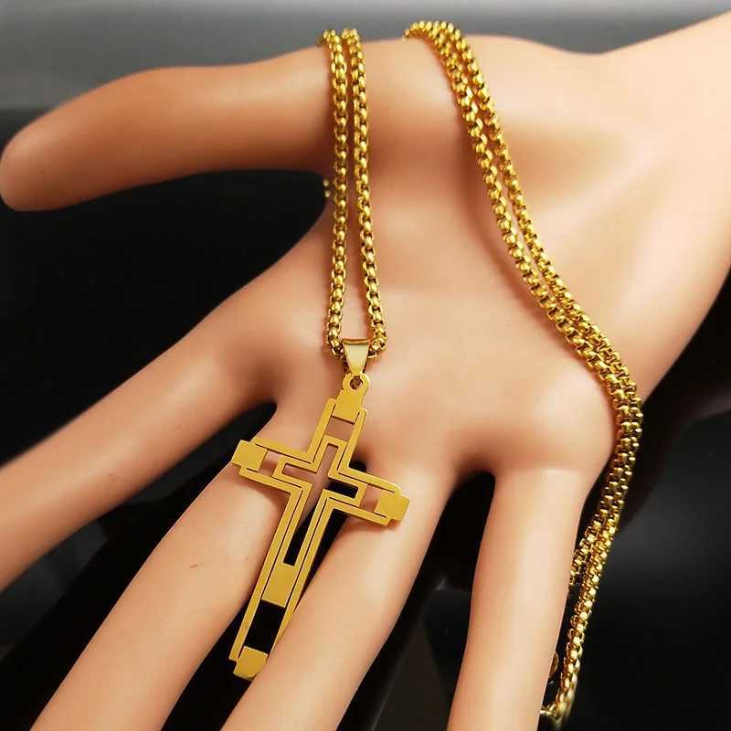 2023 New Cross Stainless Steel Necklace Mens Gold Necklace Mens Chain Alloy Necklace Fashion Jewelry Customized Mens NecklaceXJ250322