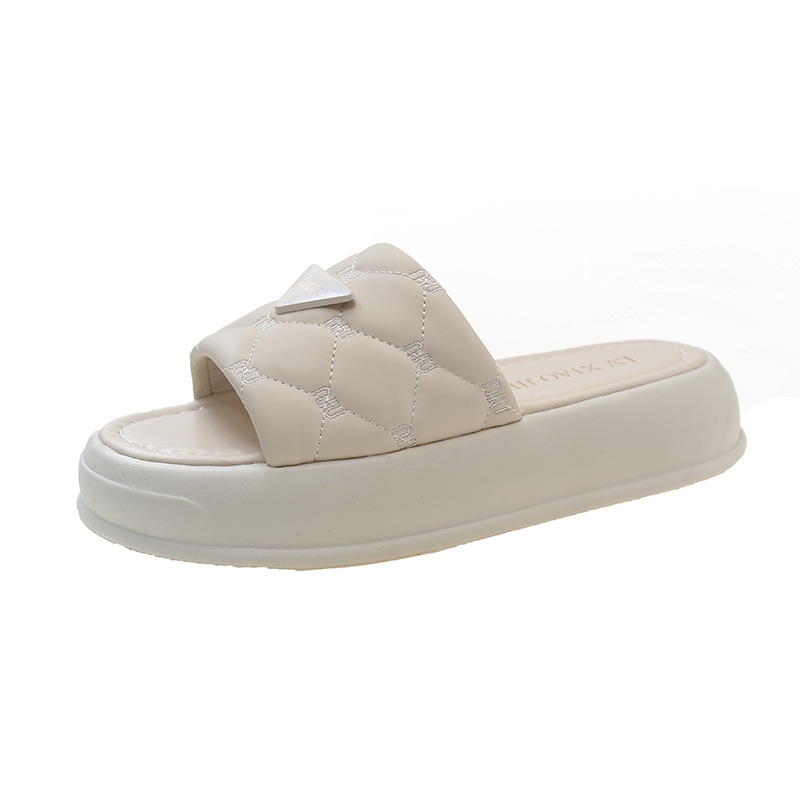 designer shoes 2025 new Women's Poop-Stepping Sensation Slippers for Spring and Summer with Advanced Design Sense Soft Sole Anti-Slip Thick Sole 