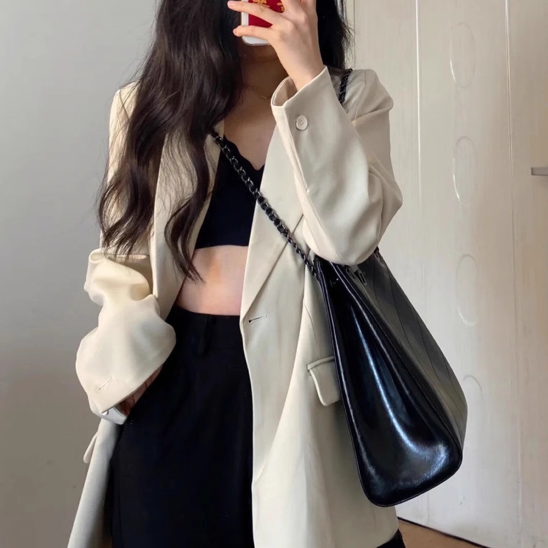 H320Contemporary Women's Black Business Blazer - Comfortable Fit Korean Fashion
