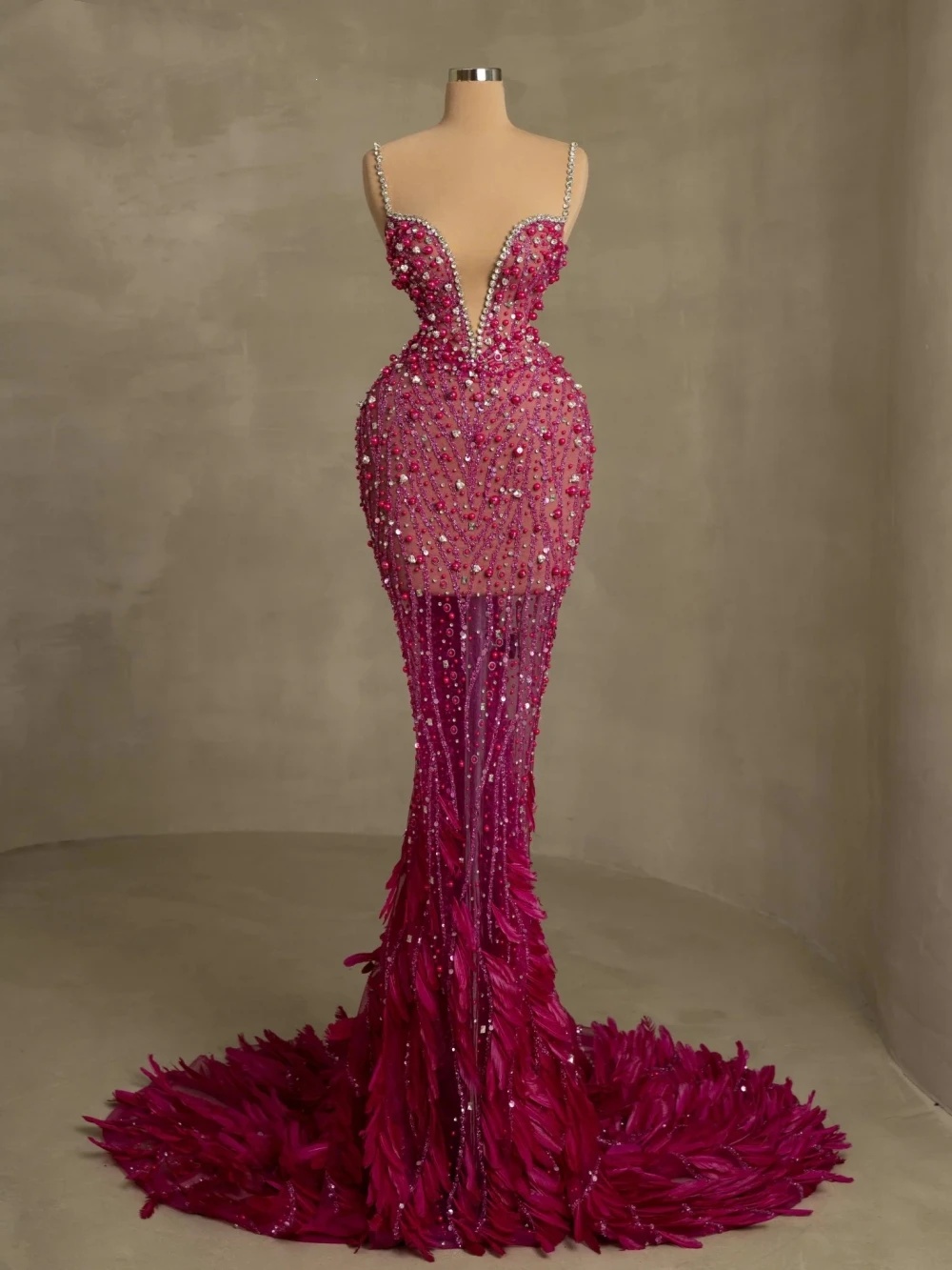 Sparkly Evening Dresses V Neck Spaghetti Strap Sleeveless Gown See Through Feather Sequins Crysta Beaded Sweep Train Party Customized Dress
