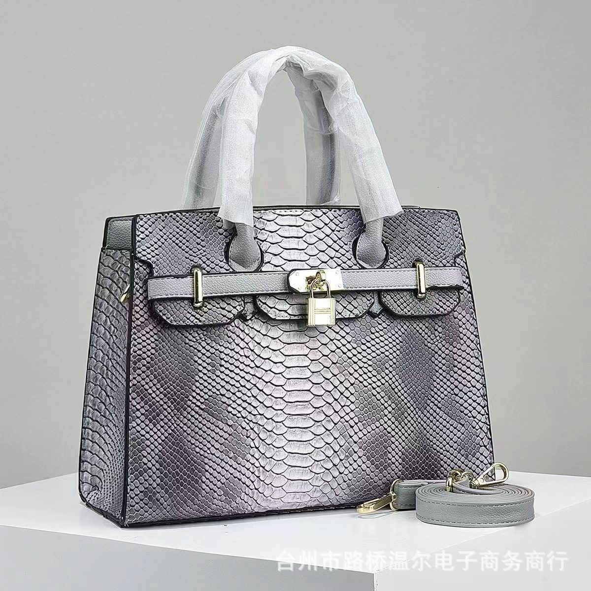 Light Fashion Women's hot 2025New Mom Bag Trendy Large Capacity Crocodile Pattern Single Cross Shoulder Handbag