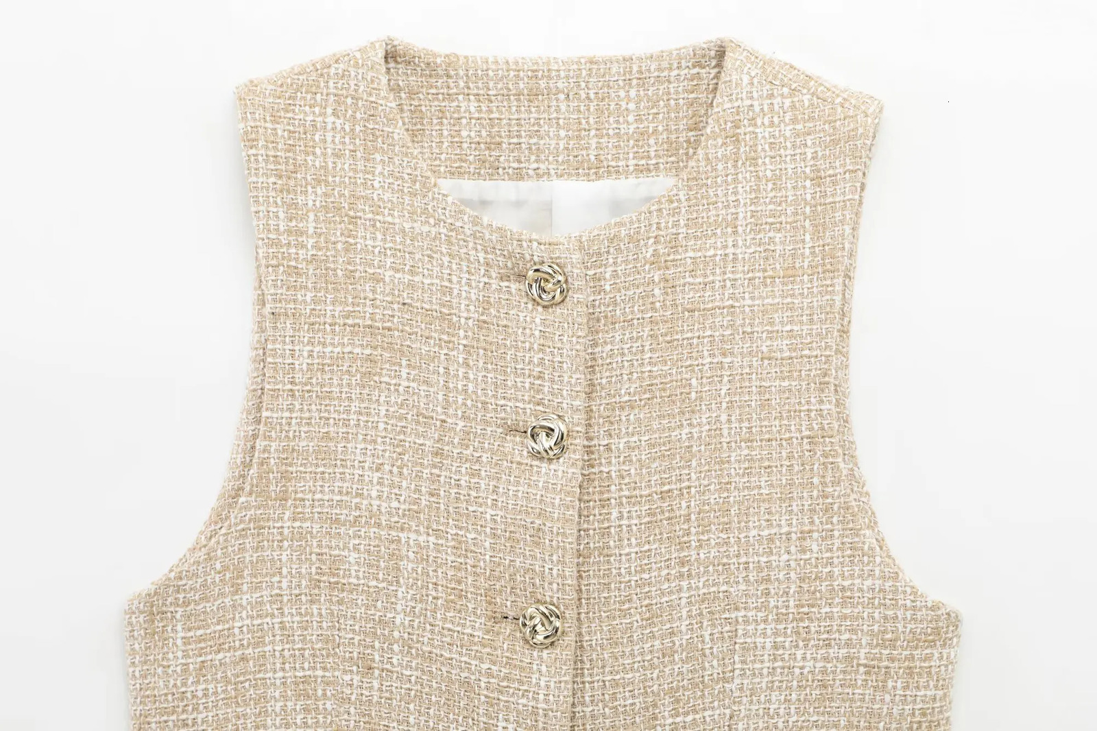 RARA 2025 Womens Sleeveless Button Front Vest and Asymmetrical Shorts Set with Decorative Belt for a Stylish Chic Look 250322