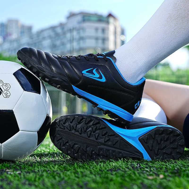 Professional Black Men Soccer Shoes Adult Kids Football Sneakers Indoor Futsal Shoes Ultralight Non-Slip Sport Footboot Boots Z250321