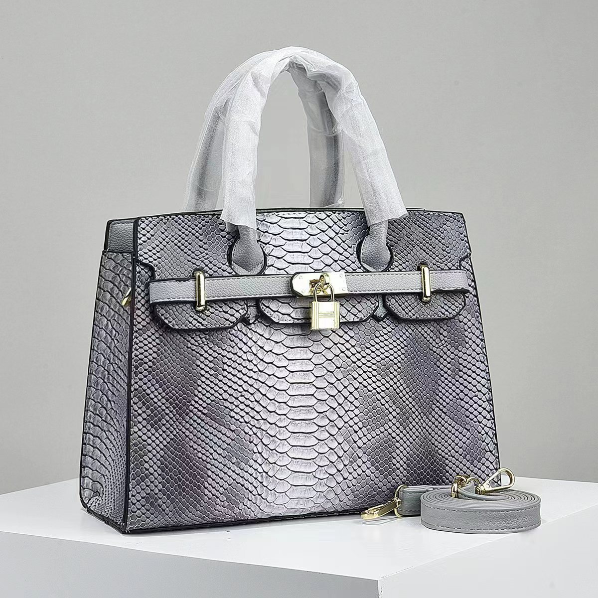 Fashionable temperament, texture, new style, trendy handbag, mom's and women's bag, single shoulder crossbody bag