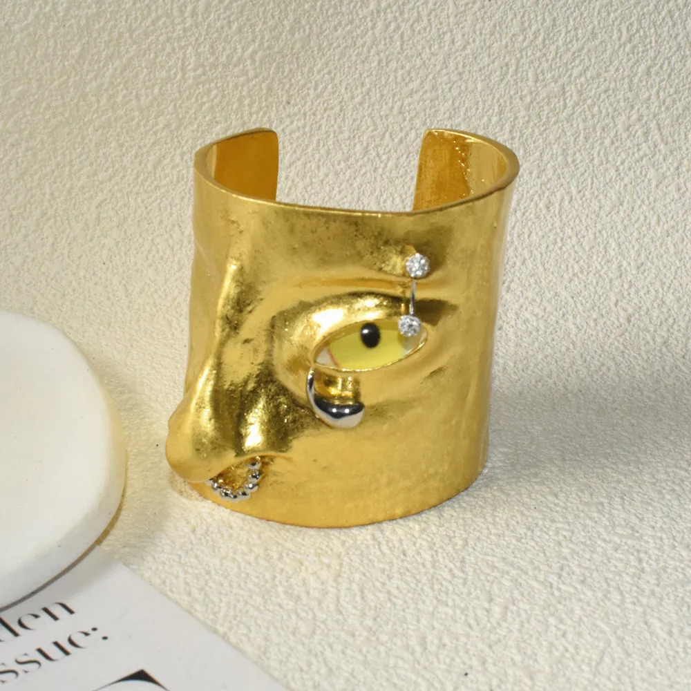 Exaggerated Vintage Alloy Plated Eyes Cuff Bracelet For Women Fashion Jewelry Gorgeous Hand Open Bracelet Accessory 250318