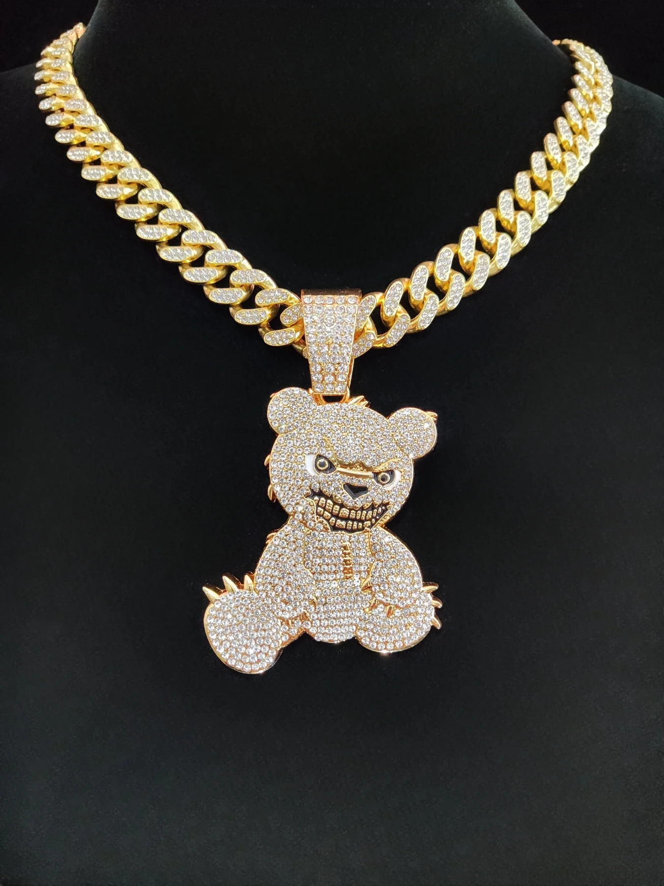 2024 Hip Hop Bear Pendant Necklace for Men and Women Ice Sparkling Jewelry Fashion Gift 250313