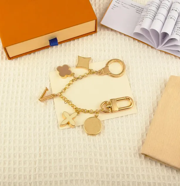 designer keychain women Letters designers keychain 20styles wallet Car Key Chain men Buckle jewelry Keyring Keychains