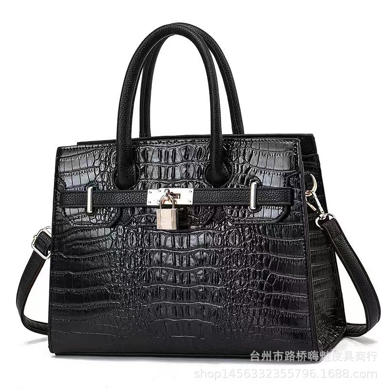 Women's Versatile Bag 2025 New Trendy Autumn and Winter Fashion Middle aged Women Large Capacity Mom Handbag