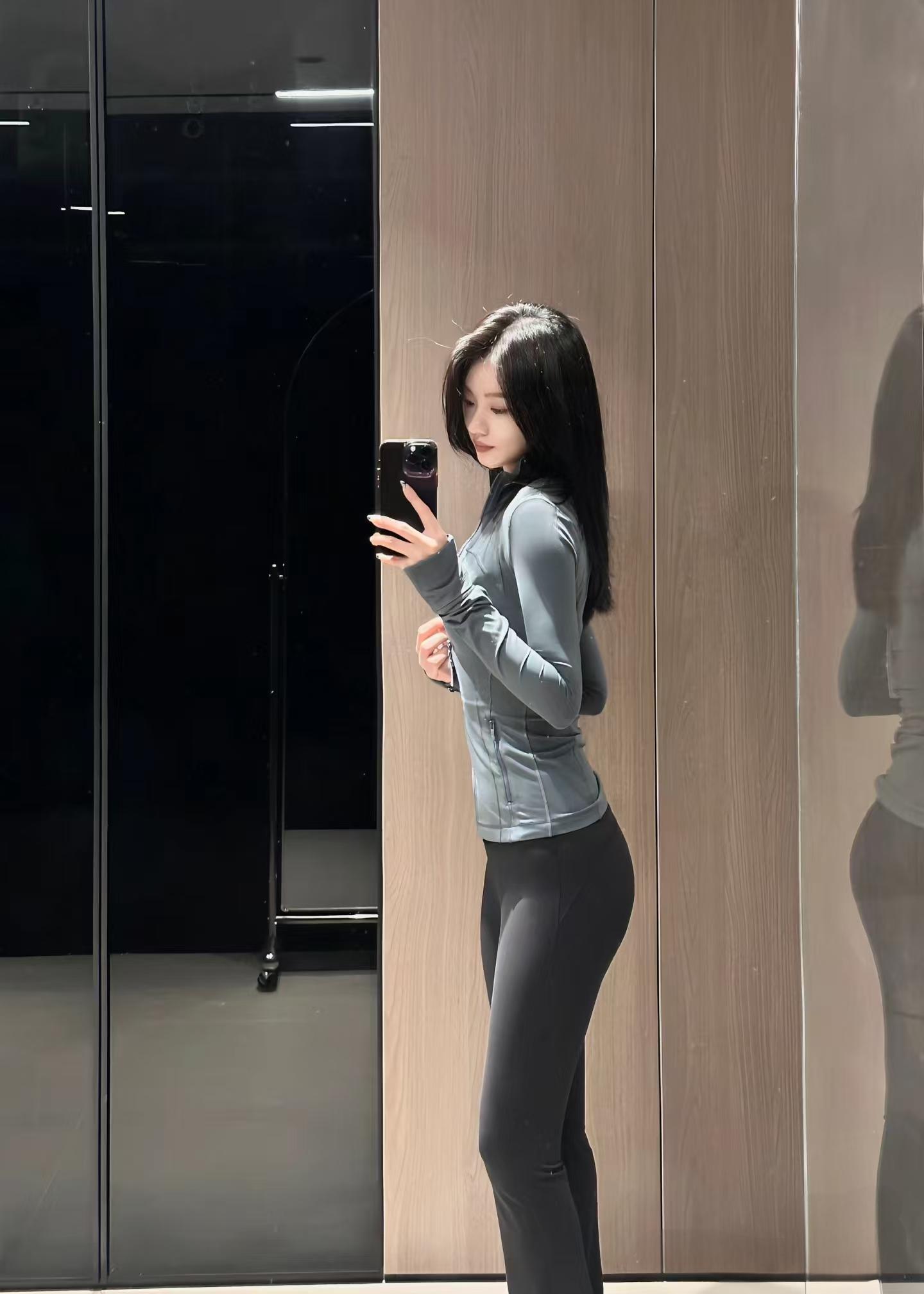 2025 Ladies' designer style Yoga Jacket cropped lycra fabric Comfortable smooth Sweat absorption and quick drying pants