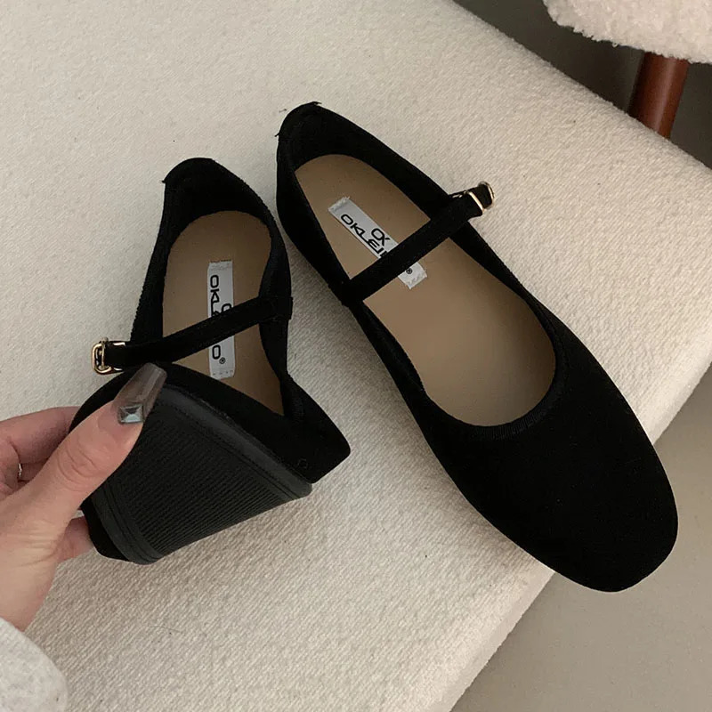 Red Fashion Buckle Strap Office Lady Flats Mary Janes Shoes Casual Female Soft Footwear Shallow Women Flats With Shoes 250322