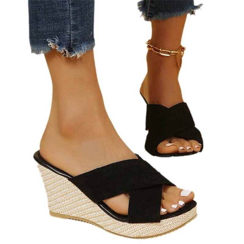 free shipping 2025 new Slippers designer Thick base height increase Slope and hemp rope Peep Toe sandals for women black