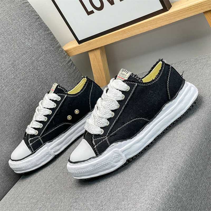 Fi distributes classic thick soled Japanese canvas sneakers for men Y250321