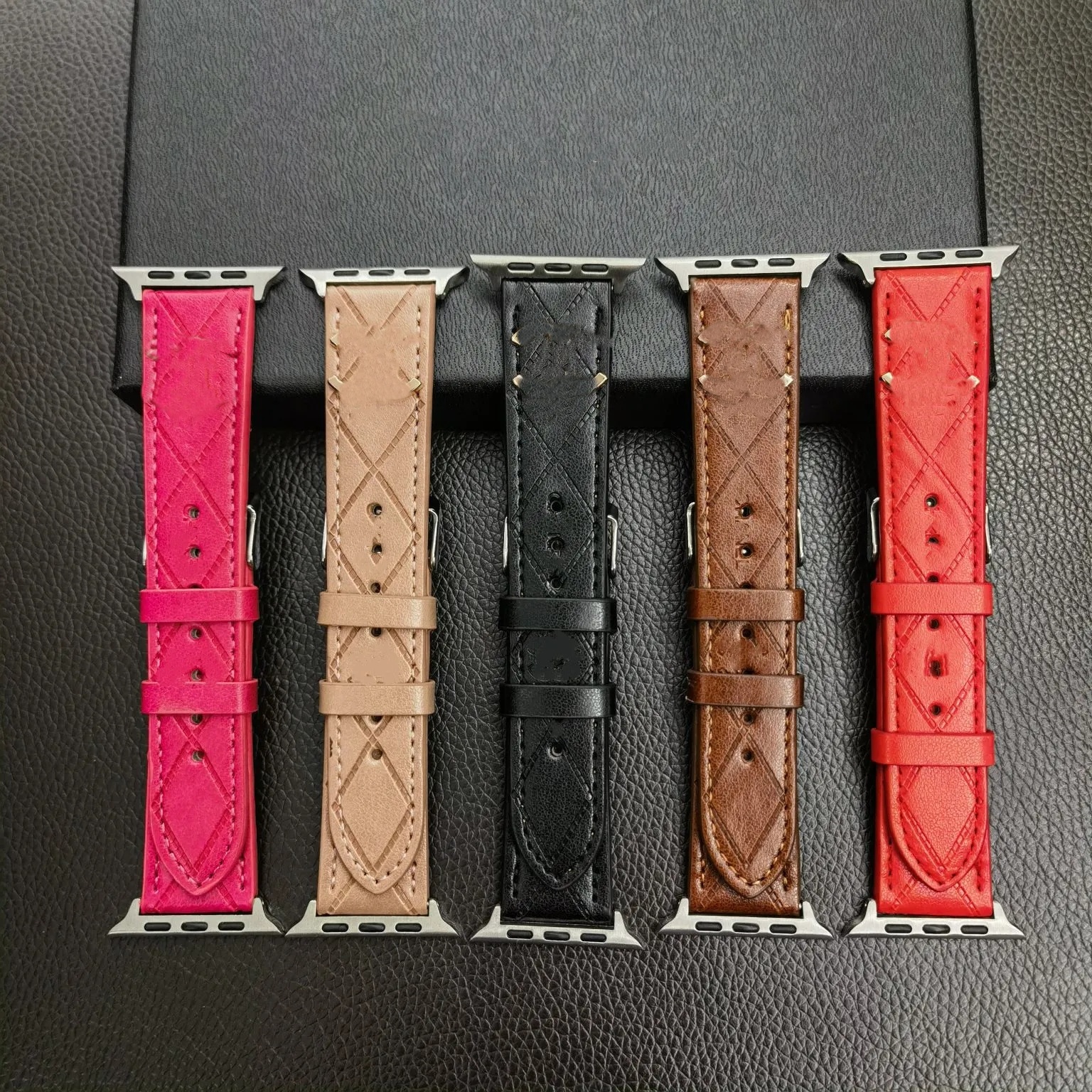 Luxury Leather Watch Band For Apple iWatch strap 3 4 5 6 SE 7 Series 44mm 45mm 41mm 40mm 42mm 38mm Wristband Bracelet Women Men Smart Straps dhgate channel