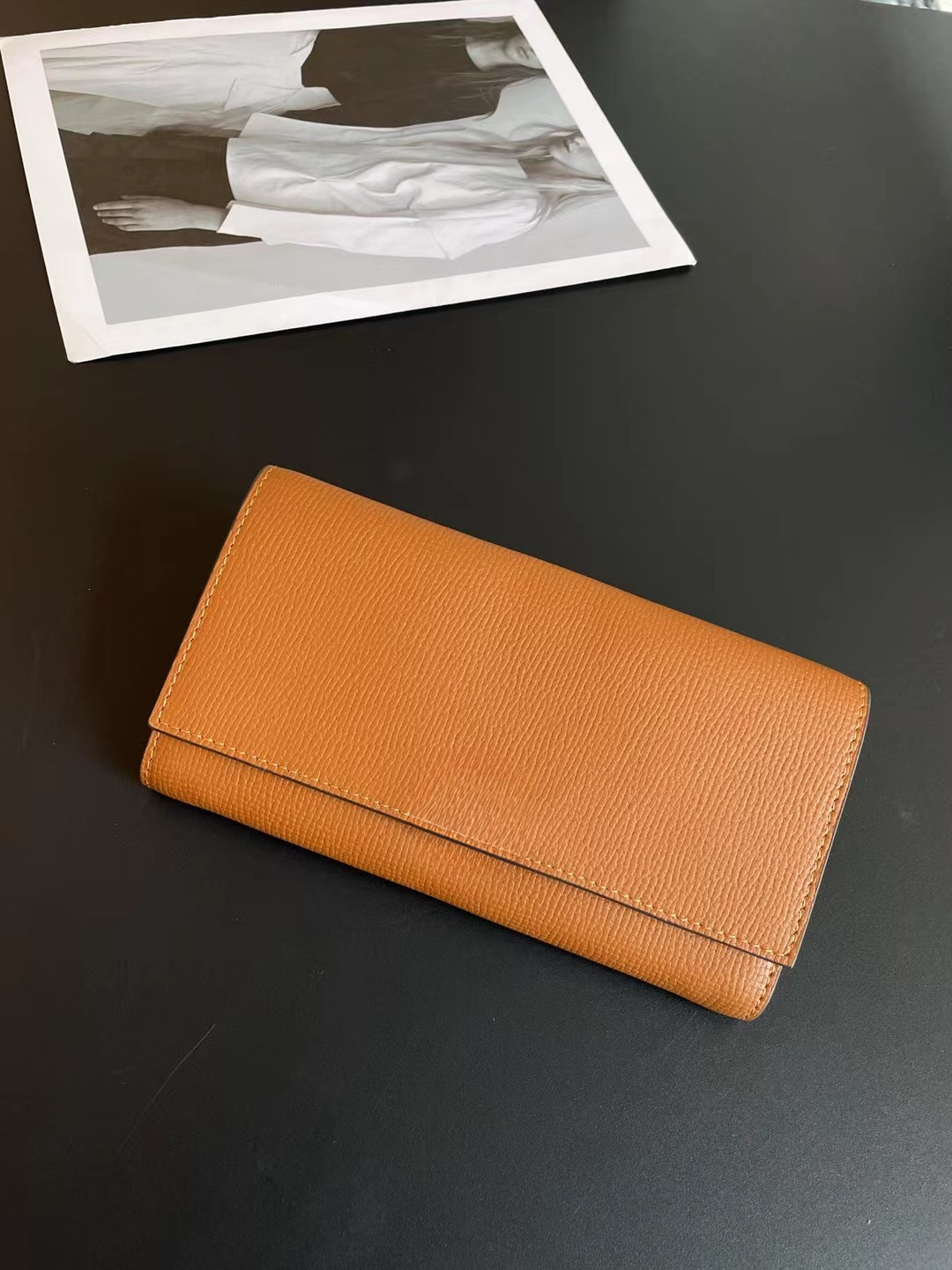 2025 New Genuine Leather Long Wallet with Two Fold Handheld Fashionable Hollow Flower Pattern Block shaped Wallet Designer Women's Color blocked 