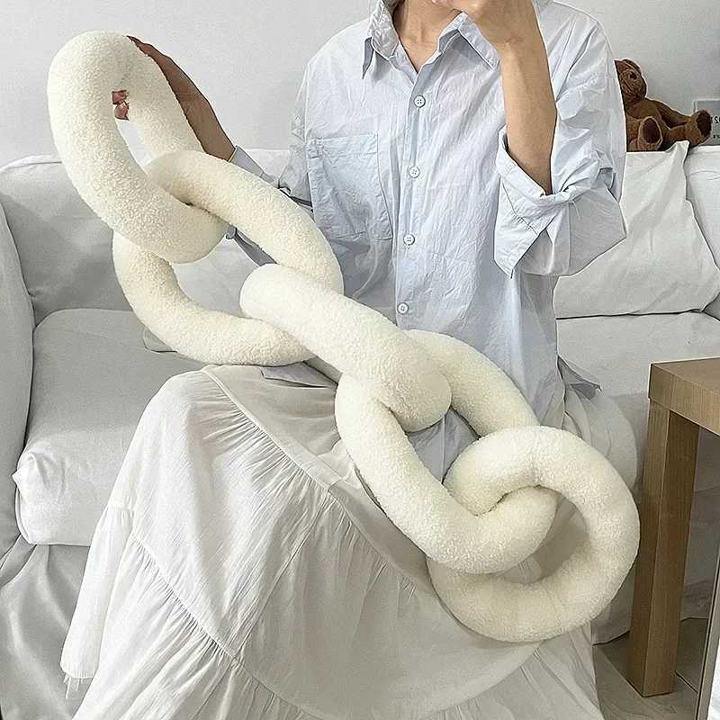 Nordic Ins Style Room Mat Abstract Shape Pillow Sofa Mat Chain Twisted Bar Living Room Mat Office Design ThrowingXJ250321