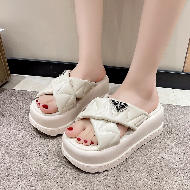 Thick soled sandals Designer Slippers casual shoes free Shipping small height increasing slippers fashionable women outerwear sandal