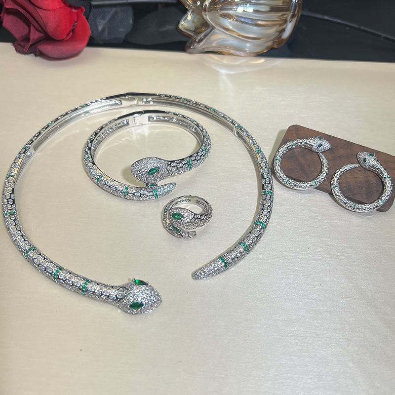 Designer Spirit Snake Series High End Jewelry Set Precision High End Serpentine Necklace Earrings