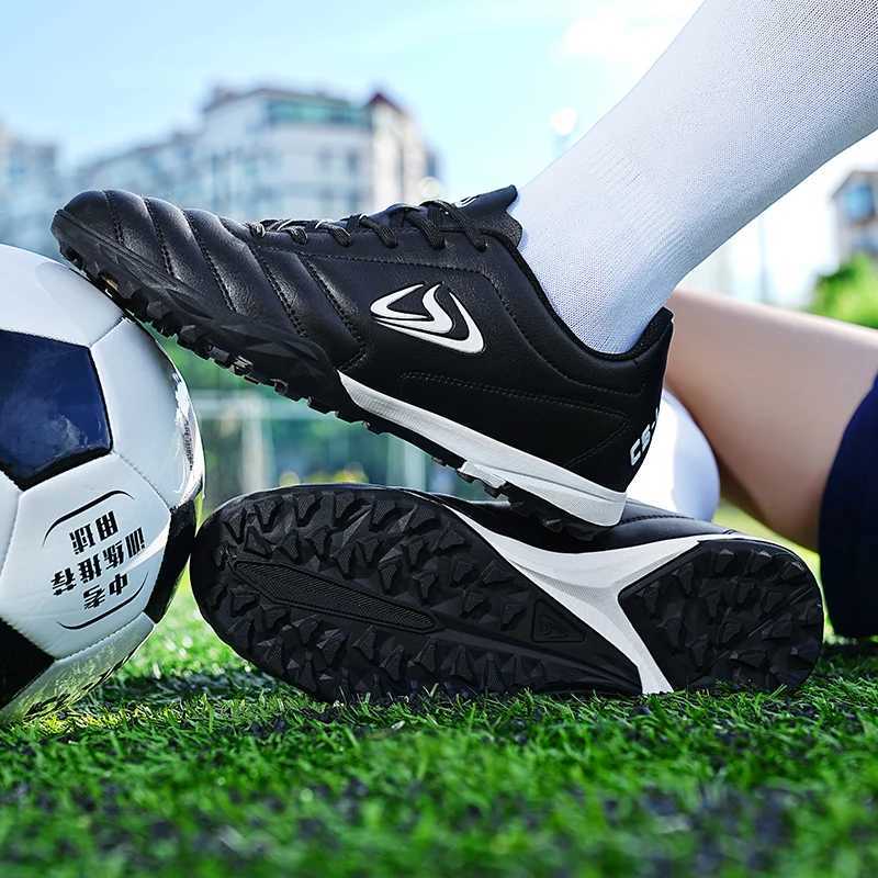 Professional Black Men Soccer Shoes Adult Kids Football Sneakers Indoor Futsal Shoes Ultralight Non-Slip Sport Footboot Boots Z250321
