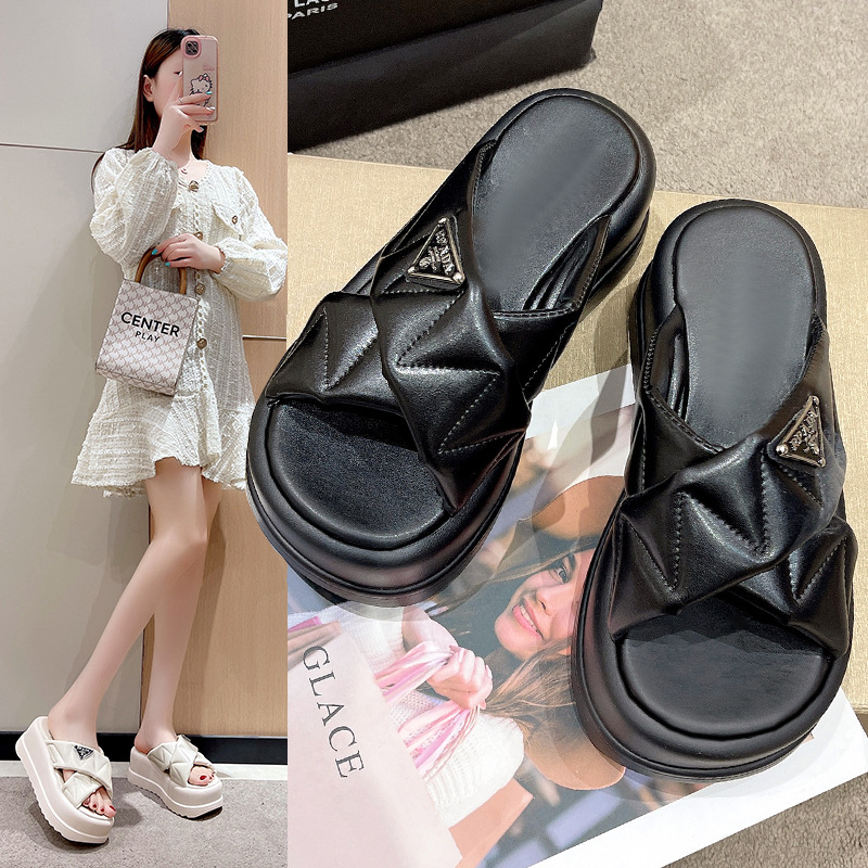 Thick soled sandals Designer Slippers casual shoes free Shipping small height increasing slippers fashionable women outerwear sandal
