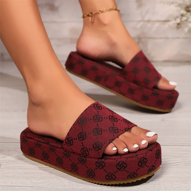 free shipping 2025 new Slippers designer Beach sandals Plum blossom embroidery Platform Peep Toe for women