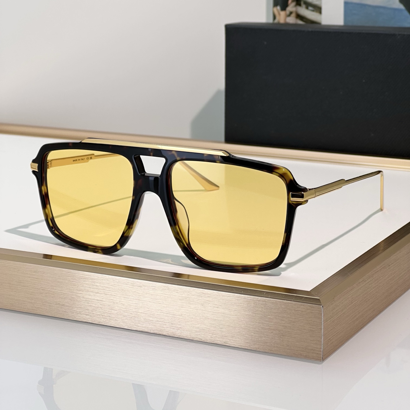 Fashion Sunglasses For Men and Women 4477 Popular Summer Outdoor Catwalk Beach Style Anti-Ultraviolet Retro Plate Acetate Square Full Frame Glasses Random Box