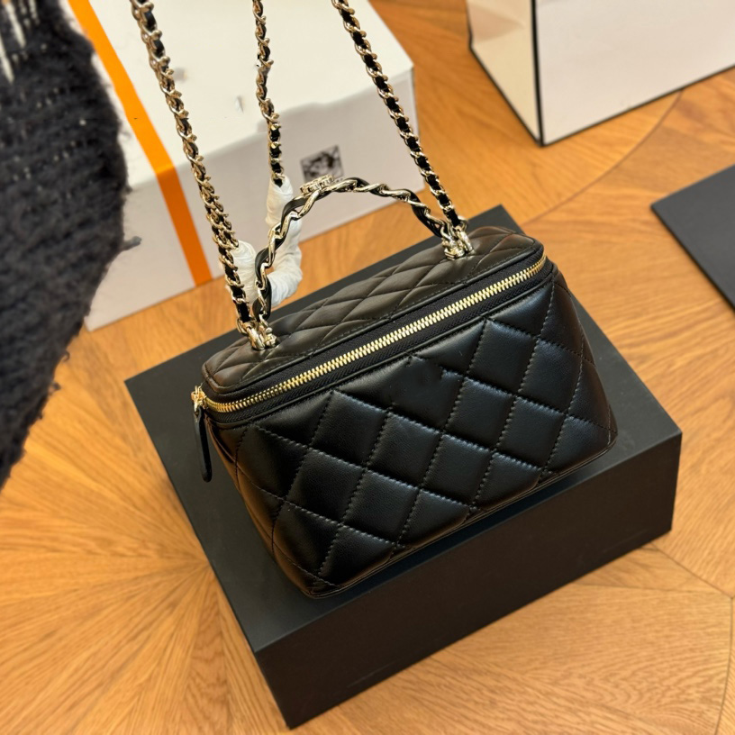 Black Diamond Lattice Zipper Makeup Card Holder Box Bags With Mirror Card Holder Large Capacity Suitcase Top C Metal Handle Totes Vantiy Purse 17x11cm