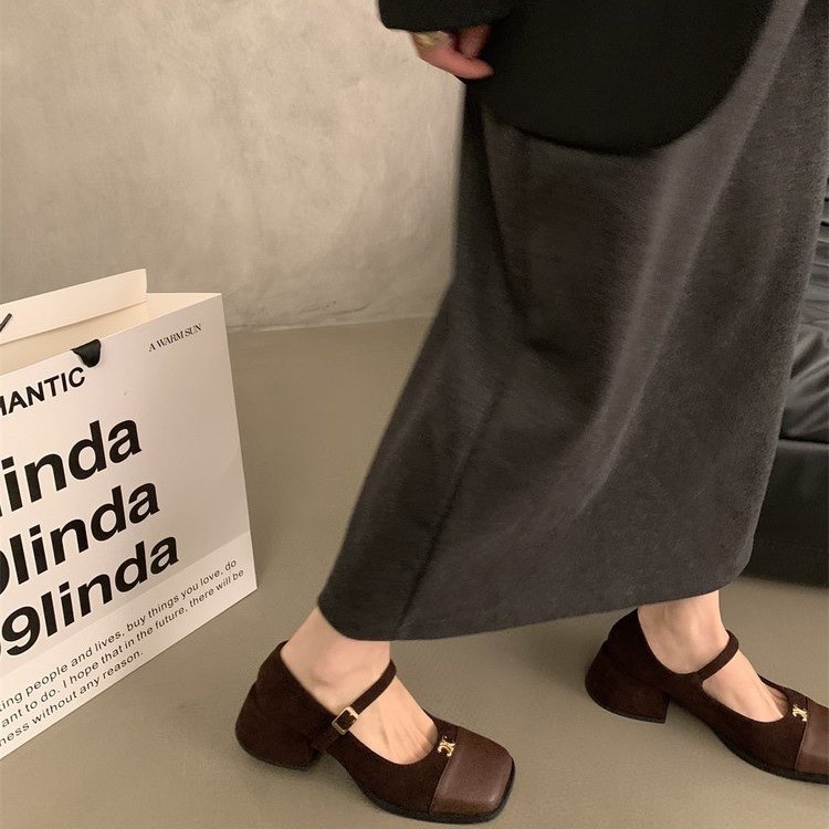 Coarse matching shoes free Shipping cool square Designer Slipper toe shallow mouth one-piece shoes External penetration summer women shoes NEW 2025