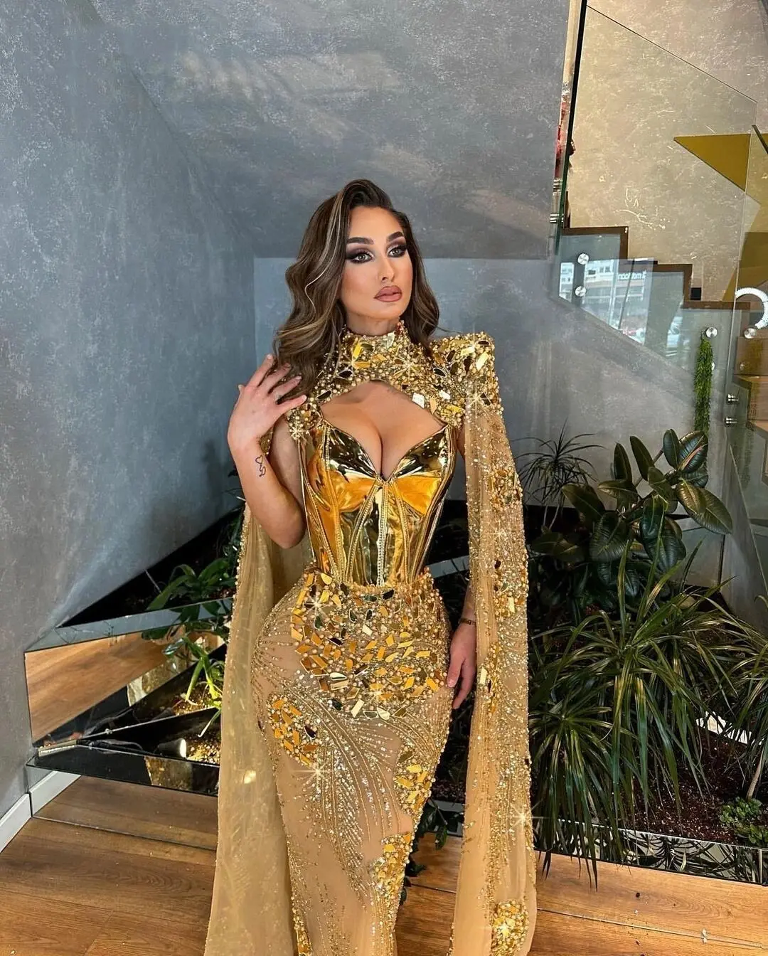 Evening Dresses High Collar Long Sleeves Gow Sequins Appliques Sweep Train Party Customized Dress
