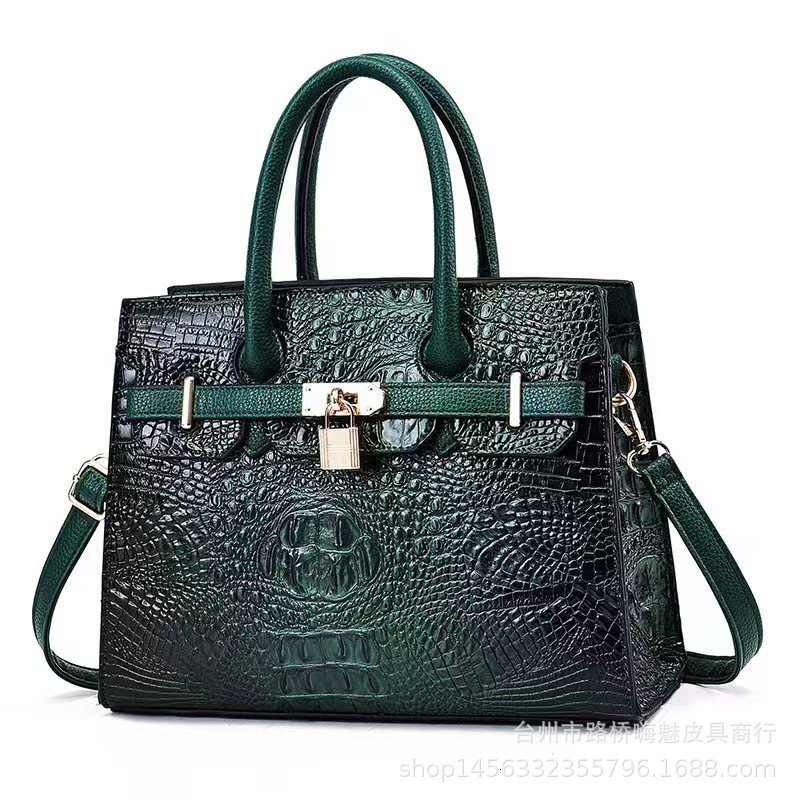 Women's Versatile Bag 2025 New Trendy Autumn and Winter Fashion Middle aged Women Large Capacity Mom Handbag