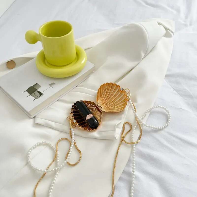 New Summer Lipstick Bags for Women Fashion Pearl Mini Purse Crossbody High Quality Gold Shell Designer Shoulder Bag