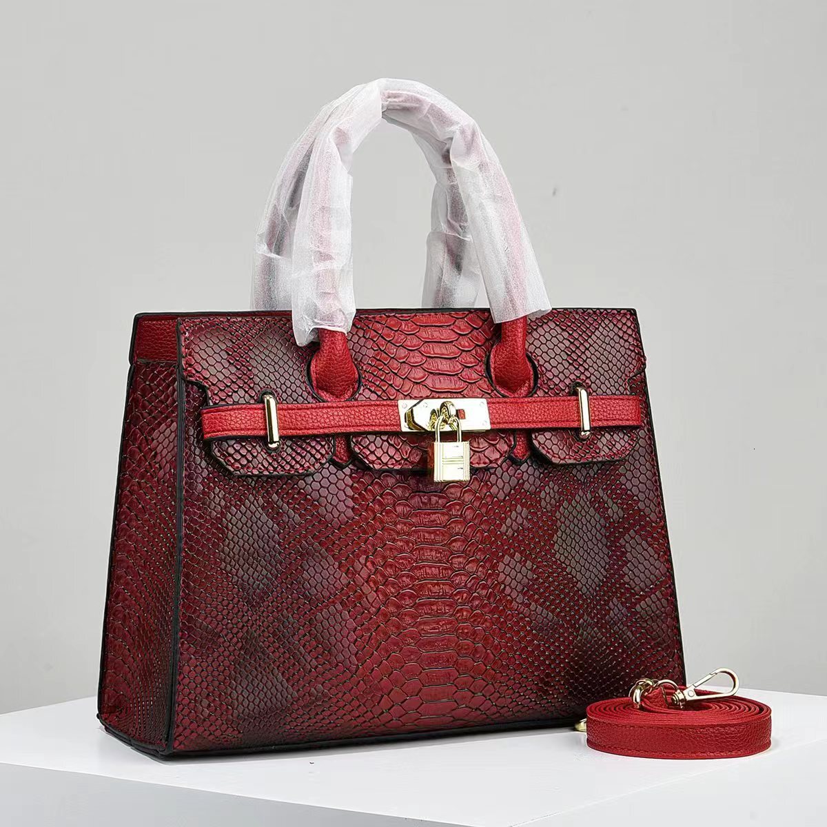 Fashionable temperament, texture, new style, trendy handbag, mom's and women's bag, single shoulder crossbody bag
