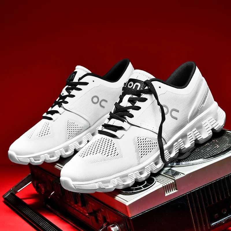 2024 Summer New Fashionable and Trendy Sports Shoes Anti slip Cushio Running Lightweight Mens Wens Golf S Z250412