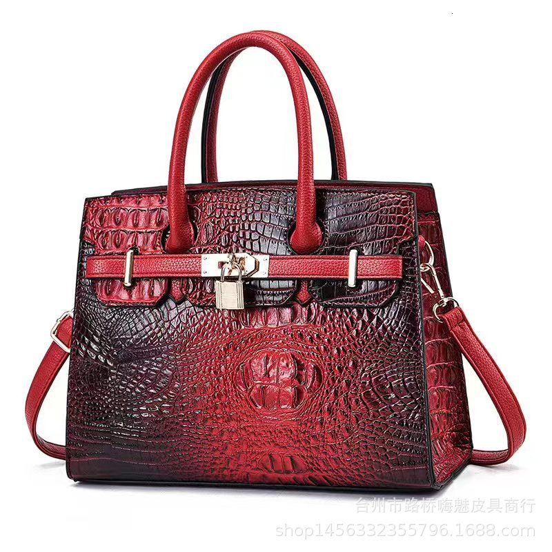 Women's Versatile Bag 2025 New Trendy Autumn and Winter Fashion Middle aged Women Large Capacity Mom Handbag