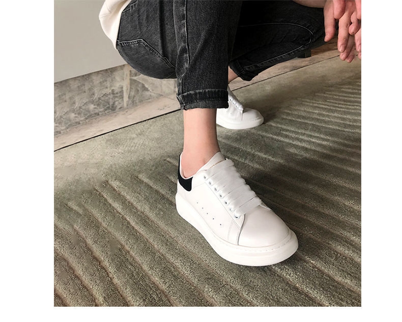 White shoes for men and women made of PU leather same style high version all-match shoes 2025 style in thick-soled height-increasing sneakers lazy shoes