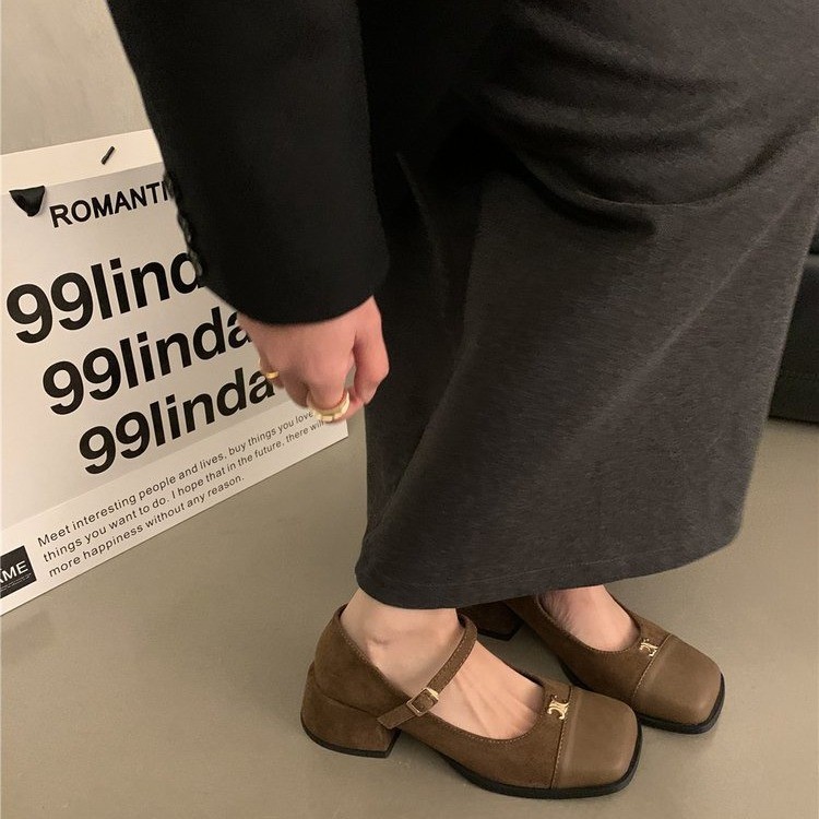 Coarse matching shoes free Shipping cool square Designer Slipper toe shallow mouth one-piece shoes External penetration summer women shoes NEW 2025