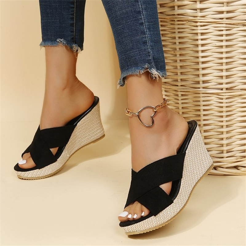free shipping 2025 new Slippers designer Thick base height increase Slope and hemp rope Peep Toe sandals for women black